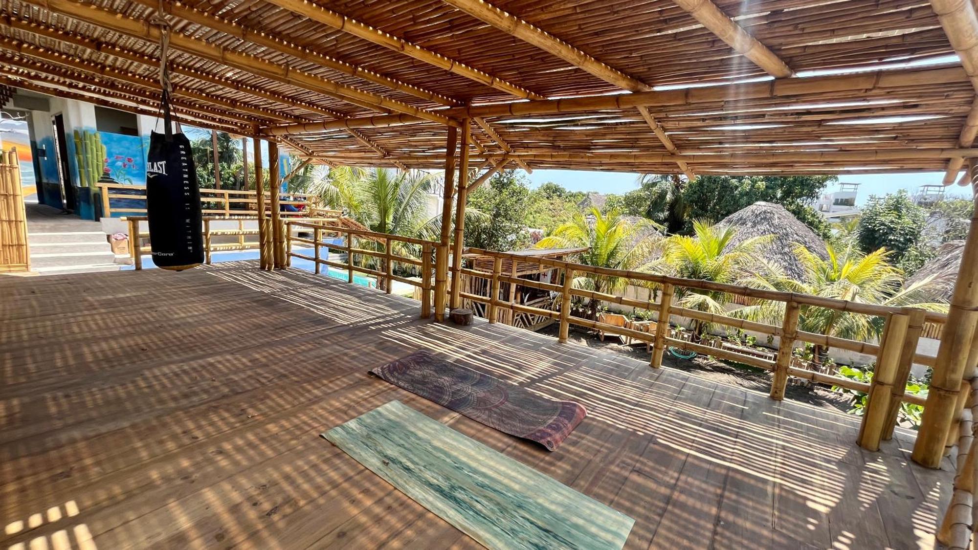 Shanti Surf Camp El Paredón Buena Vista Esterno foto
